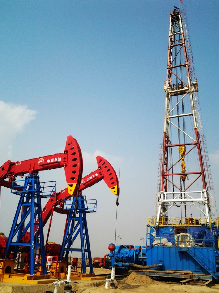 辽河盛达钻井公司使用河北永明生产ZJ30用于石油勘探