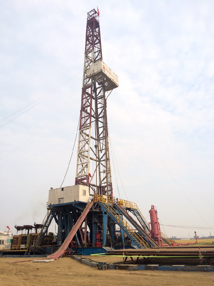 华勘公司采购河北永明生产的ZJ40型石油钻机用于乌审旗油气井施工