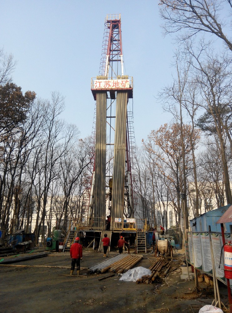 江苏省地矿局采用河北永明生产的全套TSJ3000型钻机用于南京中山陵公园2500m地热井施工