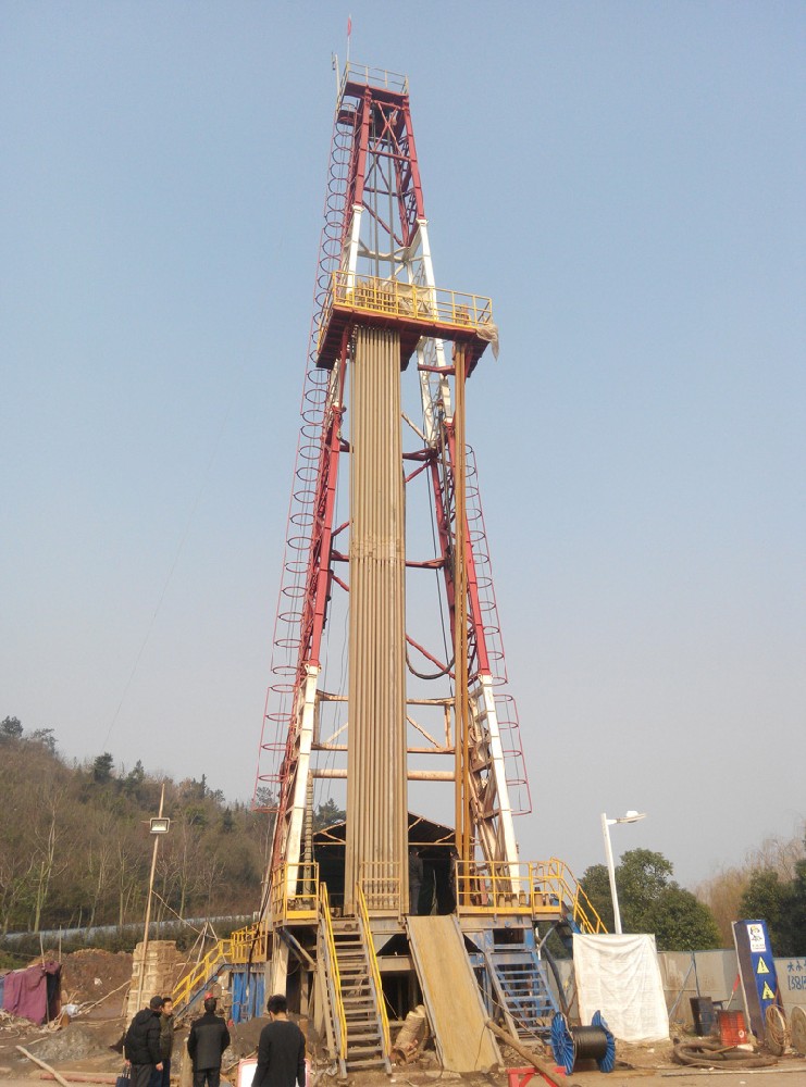 山东省地矿建设集团使用河北永明生产的全套TSJ3000系列钻机用于南京市羊山公园2500m地热井施工